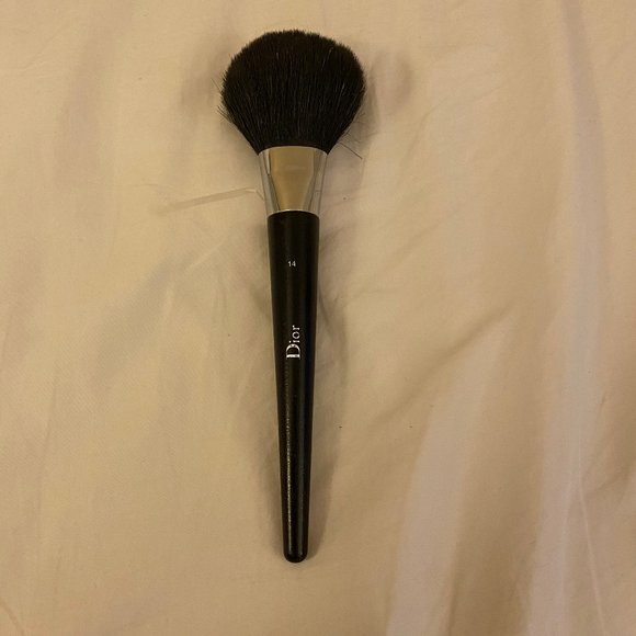 DIOR BACKSTAGE POWDER BRUSH - Picture 1 of 1